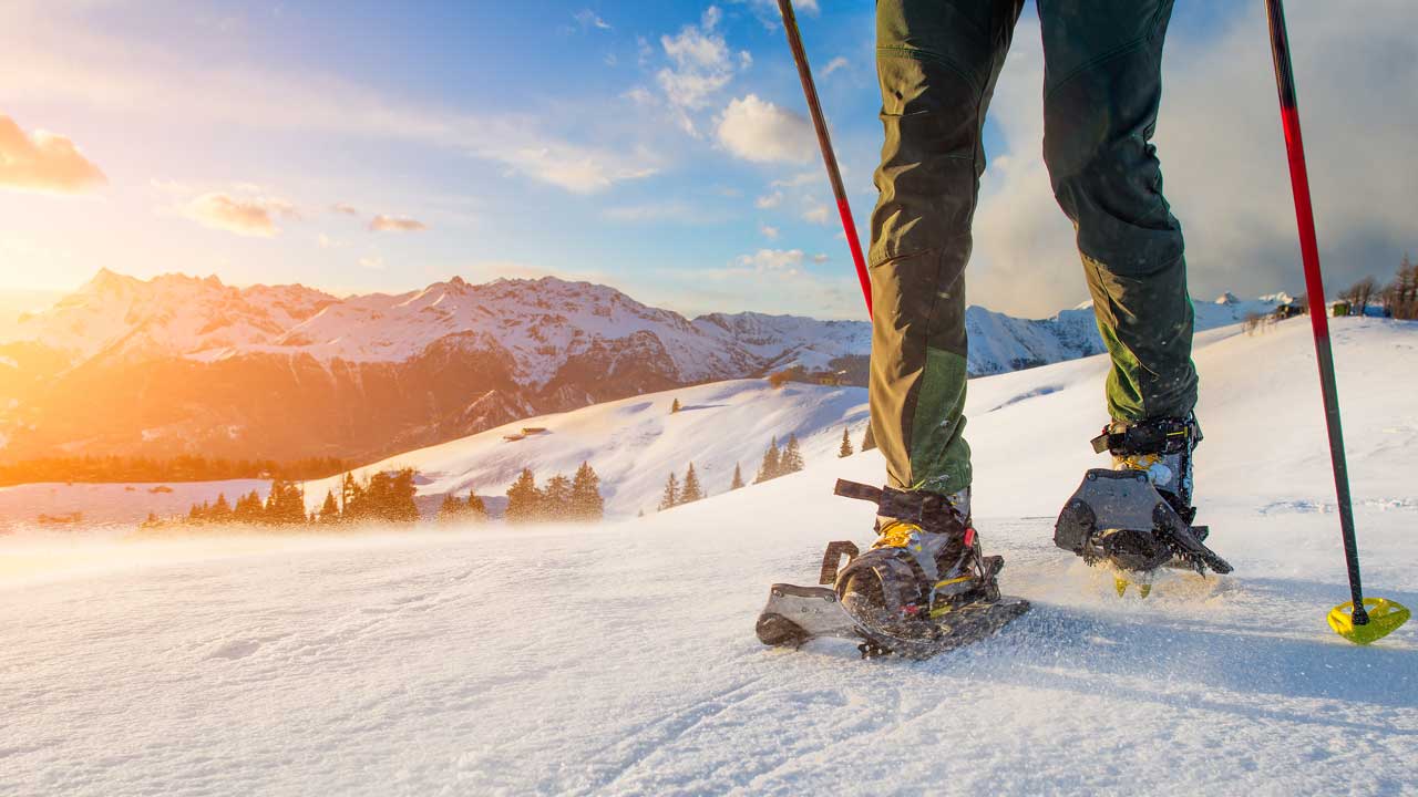 Start your vacation with snowshoe rentals and have fun on the slopes in  proper snow clothing